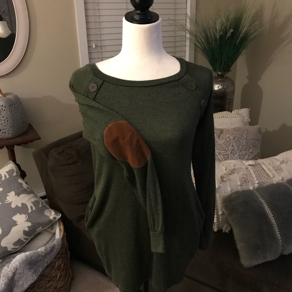 Super soft tunic with elbow pads
